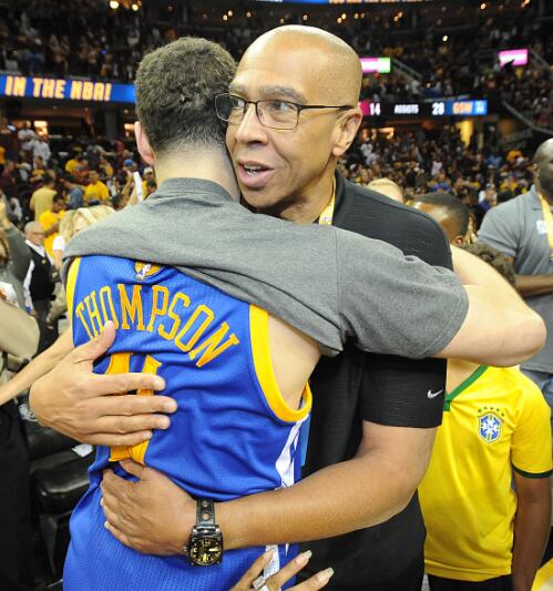 按下慢放键 按下慢放键